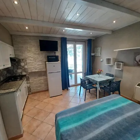 Vacanzamaredue 2 Holiday home Marina di Campo