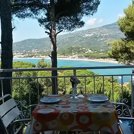 Holiday home Vacanzamaredue 2