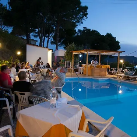 Vacanzamaredue 2 Holiday home