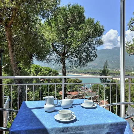 Vacanzamaredue2 Vista Mare Hébergement de vacances *
